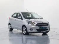 Usado Ford Ka Plus Ultimate 85 CV (62 kW) 2018 Gris / plata Utilitario