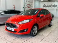 Usado Ford Fiesta Trend 100 CV (73 kW) 2013 Rojo Berlina