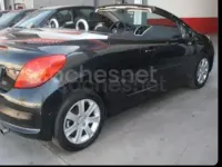 Usado Peugeot 207 CC 120 CV (88 kW) 2009 Negro Descapotable