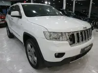Usado Jeep Grand Cherokee Overland 250 CV (183 kW) 2012 Blanco SUV