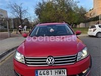 Usado VW Passat Highline 170 CV (125 kW) 2012 Rojo Familiar