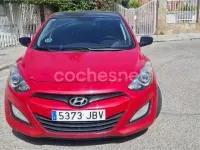 Usado Hyundai i30 90 CV (66 kW) 2015 Rojo Berlina