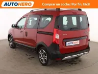Usado Dacia Dokker 131 CV (96 kW) 2020 Rojo Monovolumen