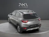 Usado Kia Stonic 100 CV (73 kW) 2025 Gris SUV