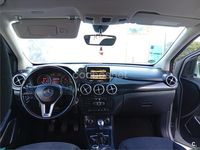Usado Mercedes B180 109 CV (80 kW) 2012 Gris / plata Monovolumen