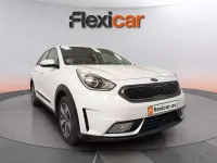 Begagnad Kia Niro 141 HK (103 kW) 2017 Vit SUV