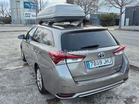 Usado Toyota Auris Hybrid Active 136 CV (100 kW) 2015 Gris / plata Familiar