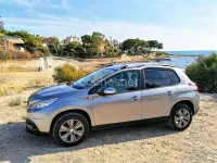 Usado Peugeot 2008 Active 100 CV (73 kW) 2017 Gris / plata SUV