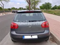 Usado VW Golf IV Highline 105 CV (77 kW) 2005 Gris / plata Berlina