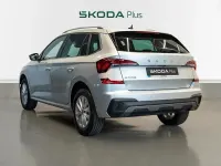 Usado Skoda Kamiq Selection 115 CV (84 kW) 2025 Gris plata SUV
