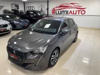 Usado Peugeot 208 Allure 100 CV (73 kW) 2020 Gris / plata Utilitario