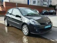 Usado Renault Clio II Authentique 75 CV (55 kW) 2006 Negro Berlina