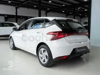 Usado Hyundai i20 100 CV (73 kW) 2021 Blanco Utilitario