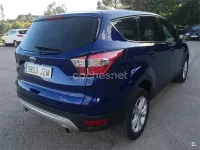 Usado Ford Kuga Titanium 120 HP (88 kW) 2017 Azul SUV