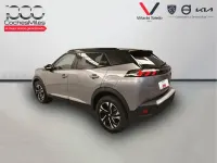 Usado Peugeot 2008 GT 130 CV (95 kW) 2023 Gris / plata SUV