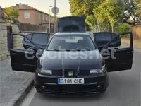 Usado Seat Leon 150 CV (110 kW) 2003 Negro Utilitario
