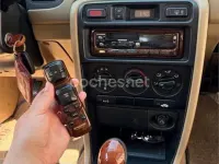 Usado Rover 400 86 CV (63 kW) 1996 Granate Berlina
