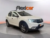 Usado Dacia Sandero Comfort 91 CV (66 kW) 2018 Blanco Berlina