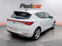 Usado Seat Leon FR 150 CV (110 kW) 2022 Blanco Familiar