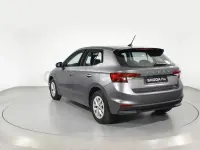 Usado Skoda Fabia Ambition 95 CV (69 kW) 2023 Gris / plata Utilitario