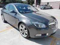Usado Opel Insignia Cosmo 220 CV (161 kW) 2009 Gris / plata Berlina