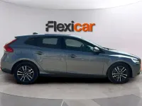 Usado Volvo V40 120 CV (88 kW) 2019 Gris Berlina