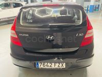 Usado Hyundai i30 Classic 109 CV (80 kW) 2008 Negro Berlina