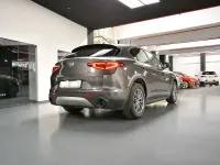 Usado Alfa Romeo Stelvio Super 160 CV (117 kW) 2022 Gris SUV