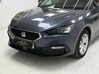 Usado Seat Leon Style 150 CV (110 kW) 2023 Azul Familiar