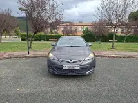 Usado Opel Astra GTC Selective 130 CV (95 kW) 2014 Gris / plata Berlina