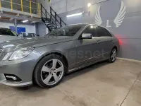 Usado Mercedes E350 Avantgarde 272 CV (200 kW) 2010 Gris / plata Berlina