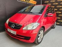 Usado Mercedes A180 Avantgarde 109 CV (80 kW) 2010 Rojo Monovolumen