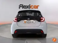 Używany Toyota Yaris Hybrid Active 116 KM (85 kW) 2024 Biały