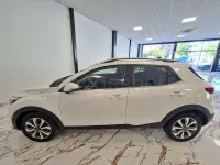 Usado Kia Stonic 120 CV (88 kW) 2021 Blanco SUV