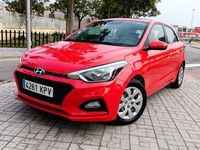 Usado Hyundai i20 75 CV (55 kW) 2018 Granate Berlina