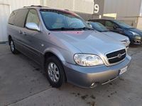 Usado Kia Carnival EX 150 CV (110 kW) 2005 Gris / plata Monovolumen