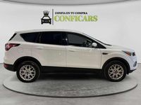 Usado Ford Kuga Trend 150 HP (110 kW) 2016 Branco SUV