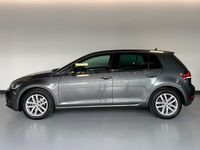 Usado VW Golf VII Advance 150 CV (110 kW) 2019 Gris / plata Berlina