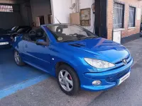 Usado Peugeot 206 CC 109 CV (80 kW) 2003 Azul Descapotable