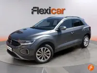 Usado VW T-Roc Life 150 CV (110 kW) 2024 Gris SUV