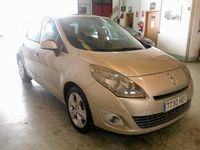 Usado Renault Grand Scénic III Dynamique 131 CV (96 kW) 2011 Beige Monovolumen