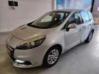 Usado Renault Scénic III Expression 110 CV (80 kW) 2012 Gris / plata Monovolumen