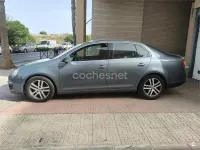 Usado VW Jetta Advance 105 CV (77 kW) 2006 Azul Berlina