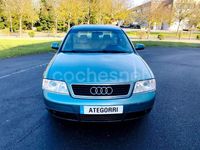 Usado Audi A6 Premium 150 CV (110 kW) 2002 Azul Berlina