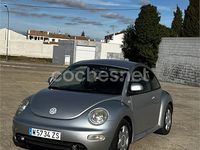 Usado VW New Beetle 100 CV (73 kW) 2000 Gris / plata Utilitario