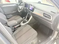 Usado VW T-Roc Life 115 CV (84 kW) 2023 Gris / plata SUV