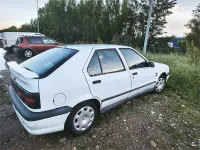 Usado Renault R9 93 CV (68 kW) 1995 Blanco Berlina