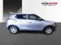 Usado SsangYong Tivoli 163 CV (119 kW) 2024 Gris / plata SUV