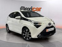 Begagnad Toyota Aygo X-play 72 HK (52 kW) 2021 Vit Halvkombi