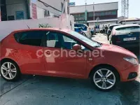 Usado Seat Ibiza 105 CV (77 kW) 2010 Rojo Berlina